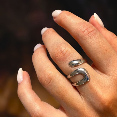 Pierścionek Apat srebrny.jpg