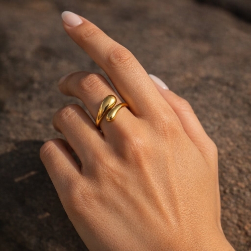 Wodoodporny Pierścionek PLENA Flow złoty.jpg