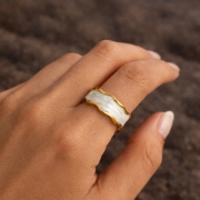 Wodoodporny Pierścionek PLENA White pearl.jpg