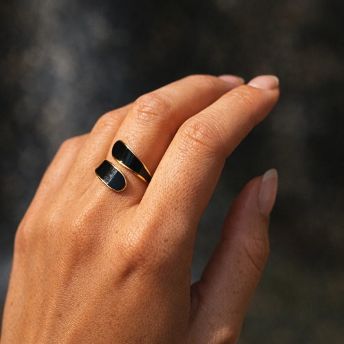 Wodoodporny pierścionek Veya czarny.jpg