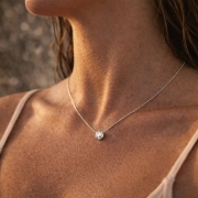 Wodoodporny naszyjnik Lumi.jpg