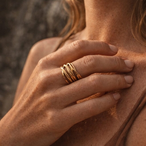 Pierścionek PLENA Twist Band.jpg