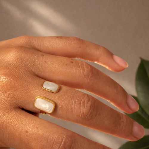 Pierścionek PLENA Arco biały3.jpg