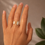 Pierścionek PLENA Arco biały.jpg