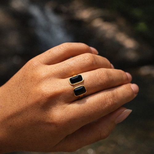 Zdjęcia pierścionków PLENA złote produktowe.jpg