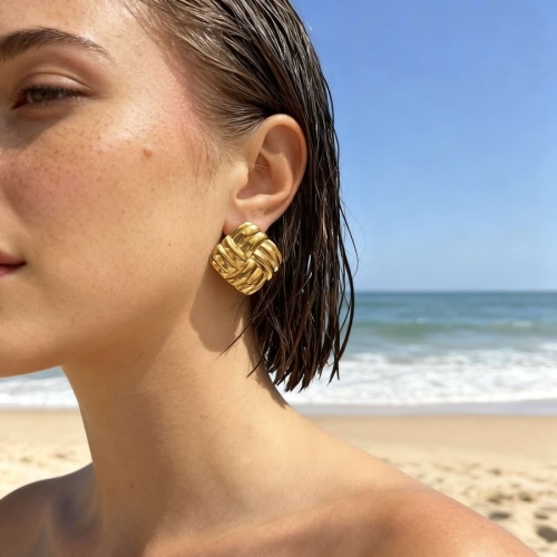 woven-knot-zlote-geometryczne-kolczyki-pearlippines-bizuteria-5220499.jpg